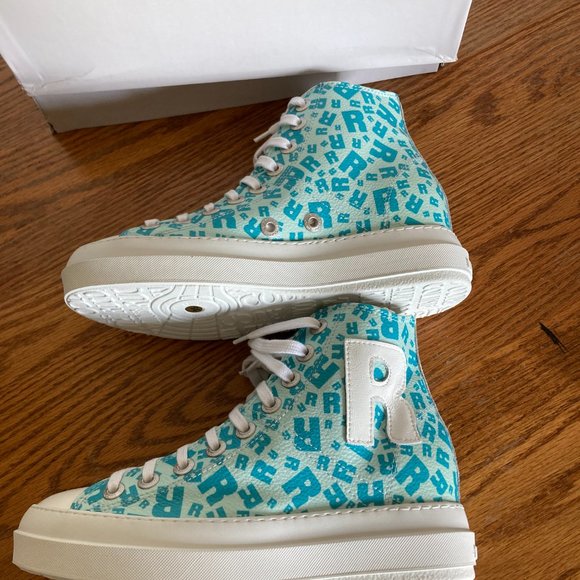 Ruco Line women's size 35 IT hidden wedge heel ' R ' logo print leather sneakers - Picture 4 of 8